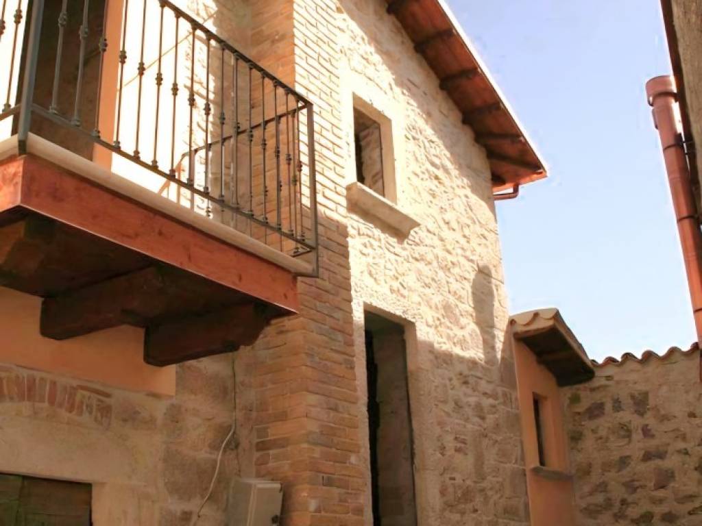 casa indipendente in vendita ad Ascoli Piceno in zona Centro Storico