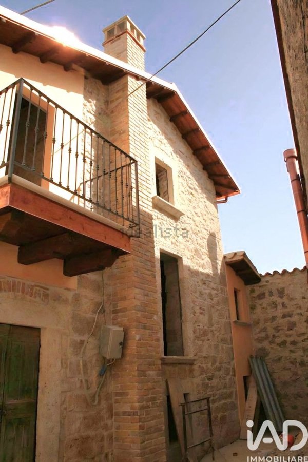 casa indipendente in vendita ad Ascoli Piceno in zona Carpineto