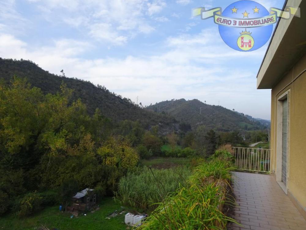 appartamento in vendita ad Ascoli Piceno in zona Mozzano