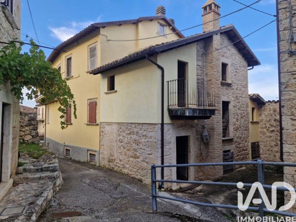 casa indipendente in vendita ad Ascoli Piceno in zona Centro Storico