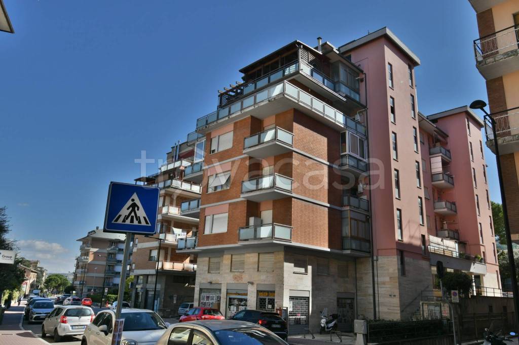 appartamento in vendita ad Ascoli Piceno