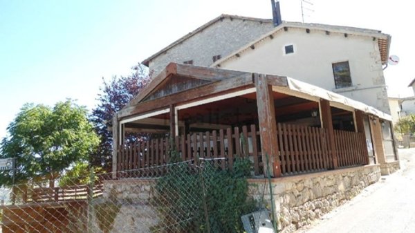 appartamento in vendita ad Ascoli Piceno in zona Croce di Tolignano