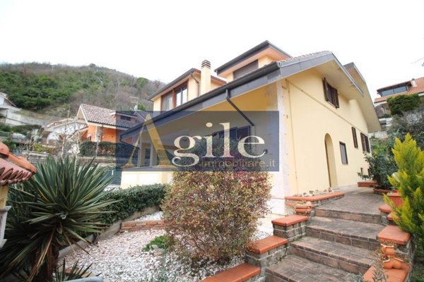 casa indipendente in vendita ad Ascoli Piceno