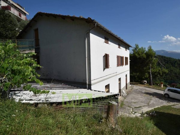 casa indipendente in vendita ad Ascoli Piceno in zona Trivigliano-Villa Pagani
