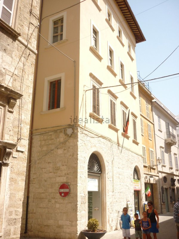appartamento in vendita ad Ascoli Piceno in zona Centro Storico