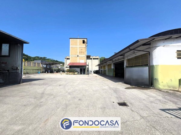 capannone in vendita ad Ascoli Piceno in zona Lu Battente