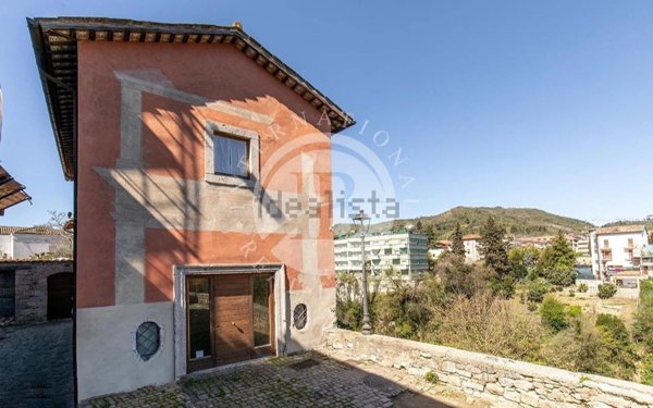 casa indipendente in vendita ad Ascoli Piceno in zona Centro Storico