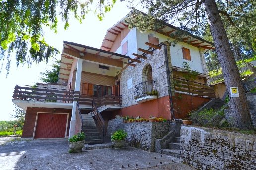 casa indipendente in vendita ad Ascoli Piceno in zona Colle San Marco