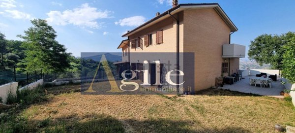 casa indipendente in vendita ad Ascoli Piceno in zona Lisciano