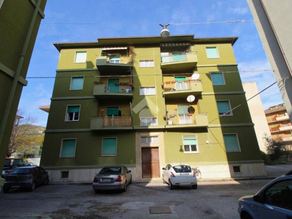 appartamento in vendita ad Ascoli Piceno in zona Borgo Solestà