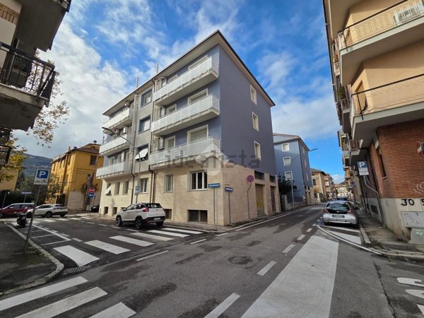ufficio in vendita ad Ascoli Piceno in zona Campo Parignano