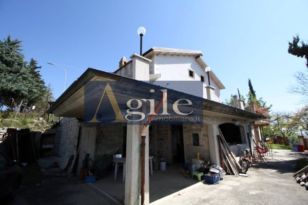 casa indipendente in vendita ad Ascoli Piceno in zona Colonnata