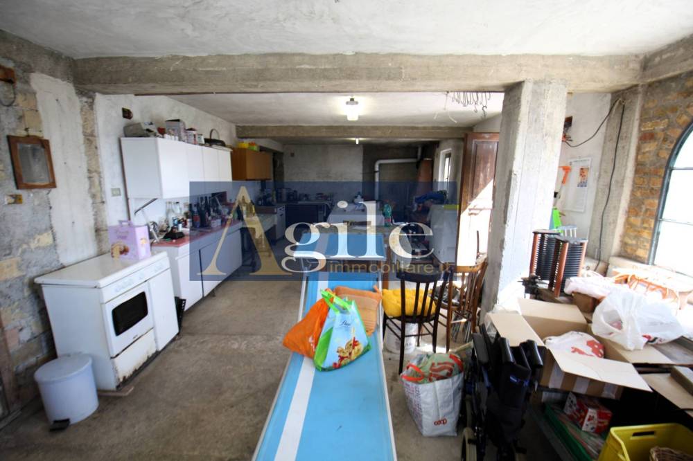 casa indipendente in vendita ad Ascoli Piceno in zona Colonnata
