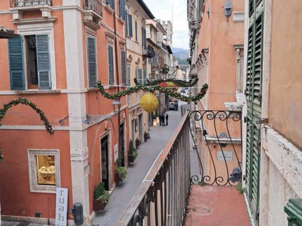 ufficio in vendita ad Ascoli Piceno in zona Centro Storico