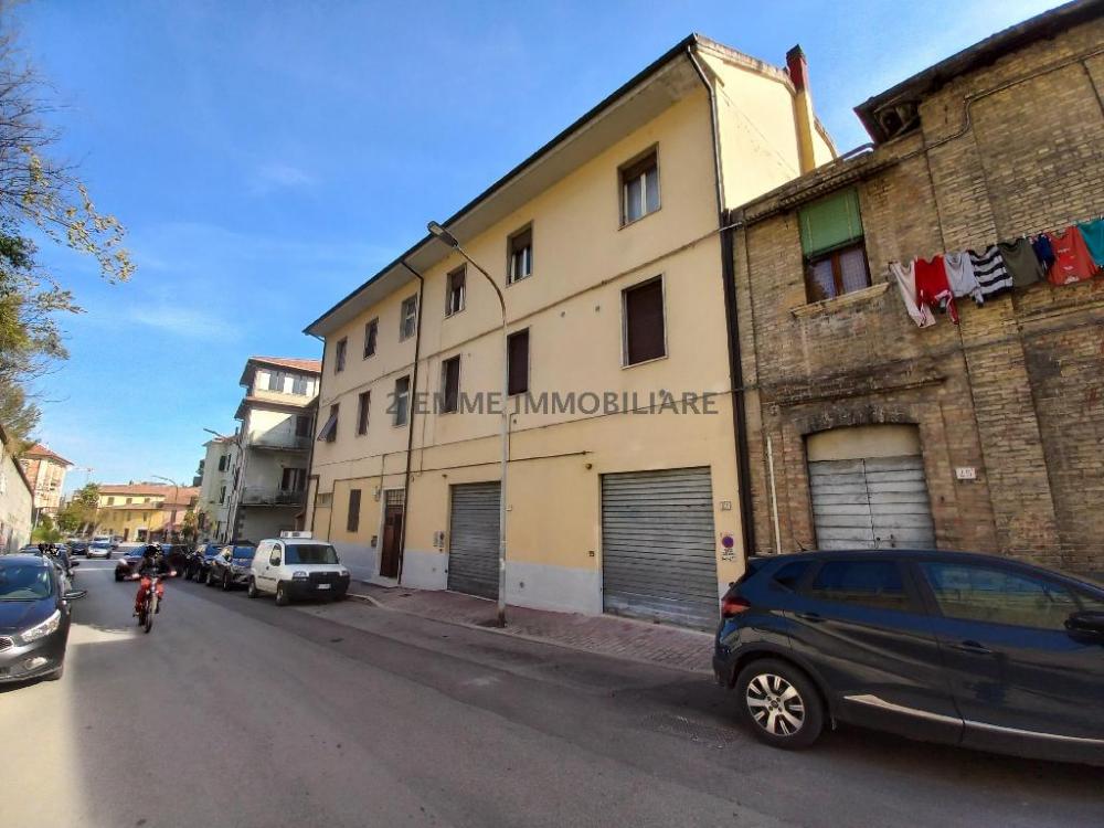 appartamento in vendita ad Ascoli Piceno in zona Borgo Solestà