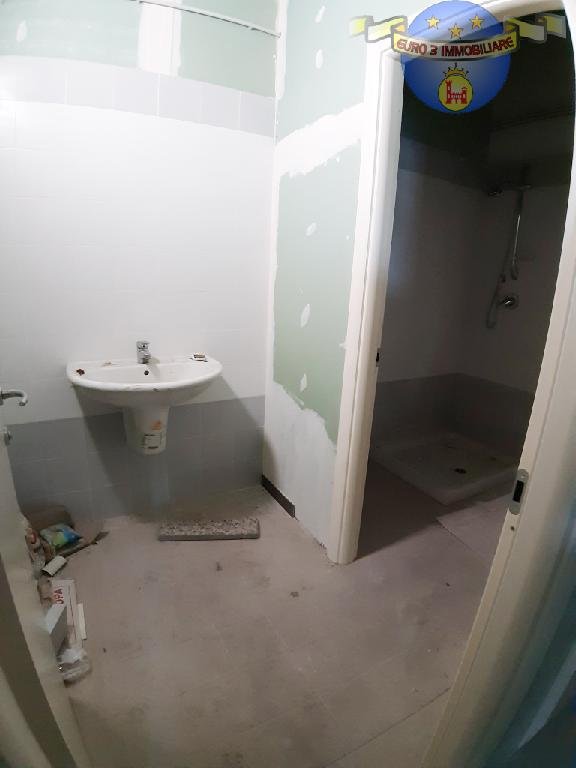 locale commerciale in vendita ad Ascoli Piceno