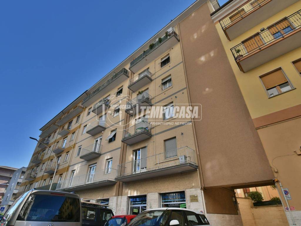 appartamento in vendita ad Ascoli Piceno in zona Piazza Immacolata