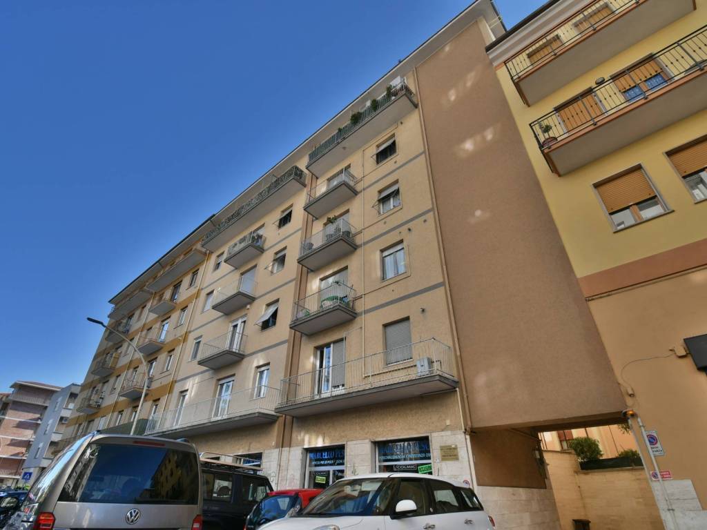 appartamento in vendita ad Ascoli Piceno in zona Piazza Immacolata