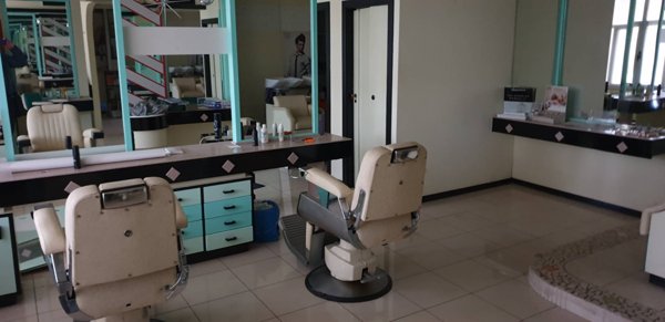 locale commerciale in vendita ad Ascoli Piceno in zona Campo Parignano