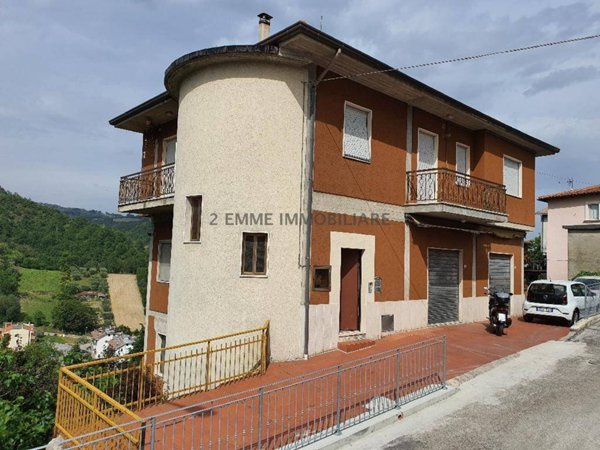 casa indipendente in vendita ad Ascoli Piceno in zona Centro Storico