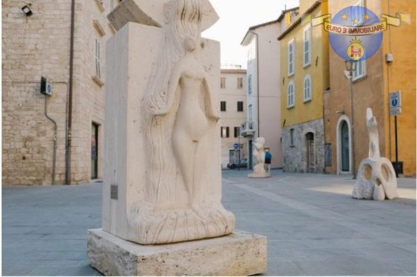 locale commerciale in vendita ad Ascoli Piceno in zona Centro Storico