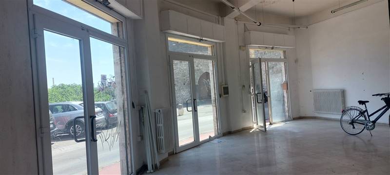 locale commerciale in vendita ad Ascoli Piceno in zona Centro Storico