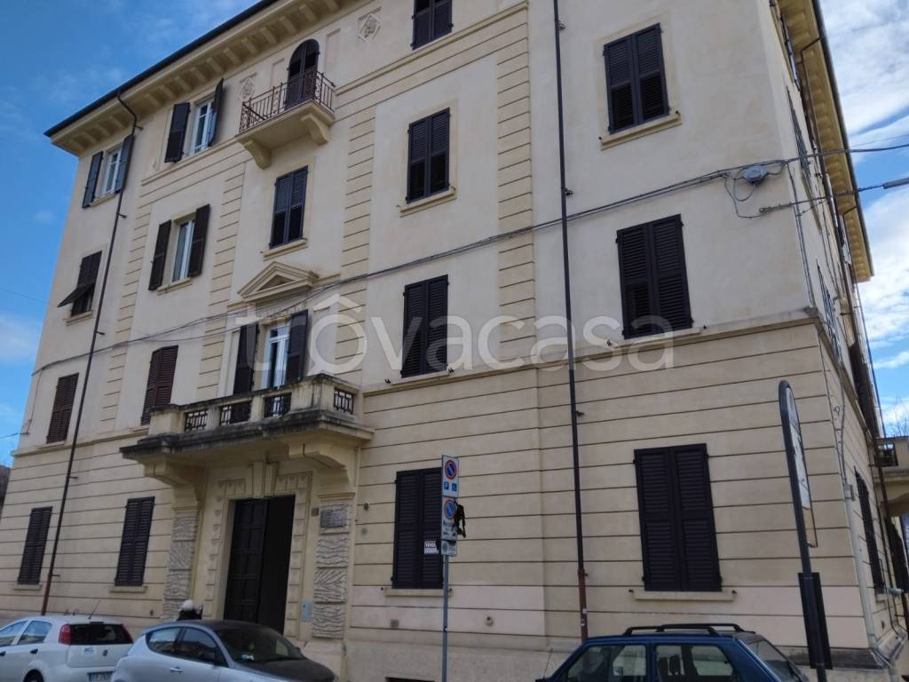 appartamento in vendita ad Ascoli Piceno in zona Borgo Solestà