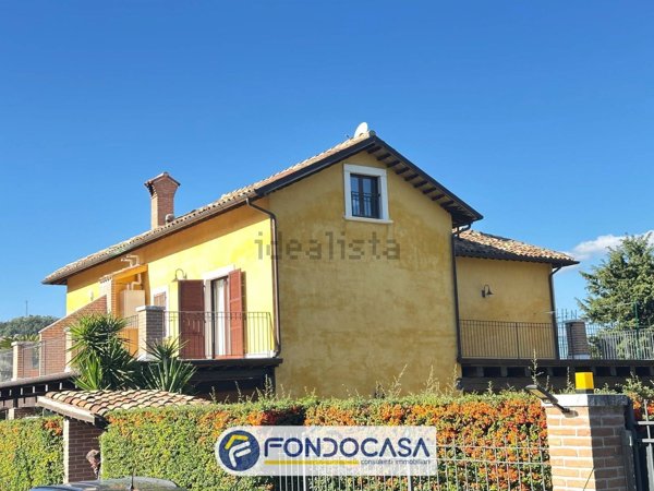 casa indipendente in vendita ad Ascoli Piceno in zona Centro Storico