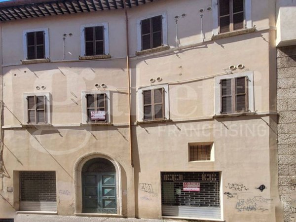 intera palazzina in vendita ad Ascoli Piceno in zona Centro Storico