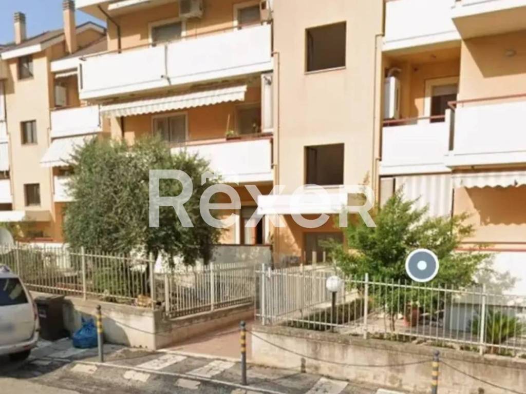 appartamento in vendita ad Ascoli Piceno in zona Poggio di Bretta