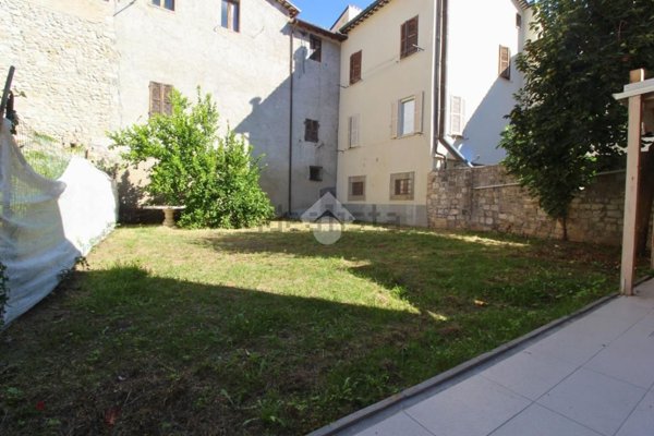 casa indipendente in vendita ad Ascoli Piceno in zona Centro Storico