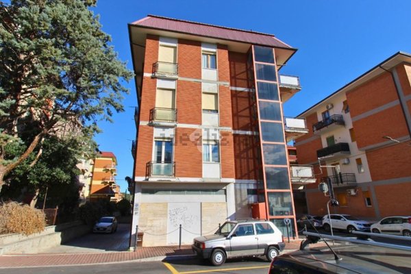 appartamento in vendita ad Ascoli Piceno in zona Borgo Solestà