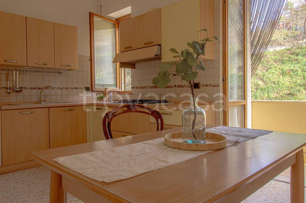 appartamento in vendita ad Ascoli Piceno in zona Mozzano