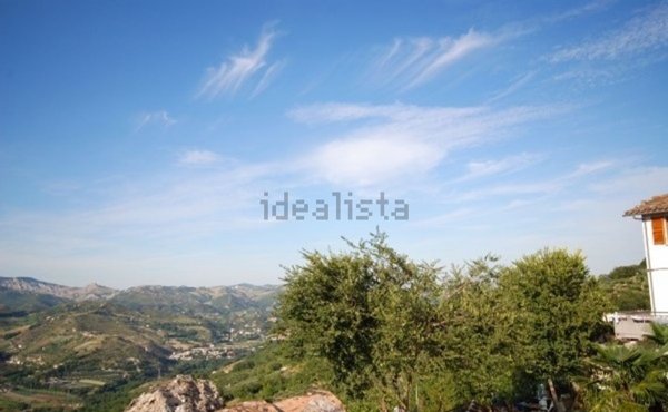 casa indipendente in vendita ad Ascoli Piceno in zona Rosara