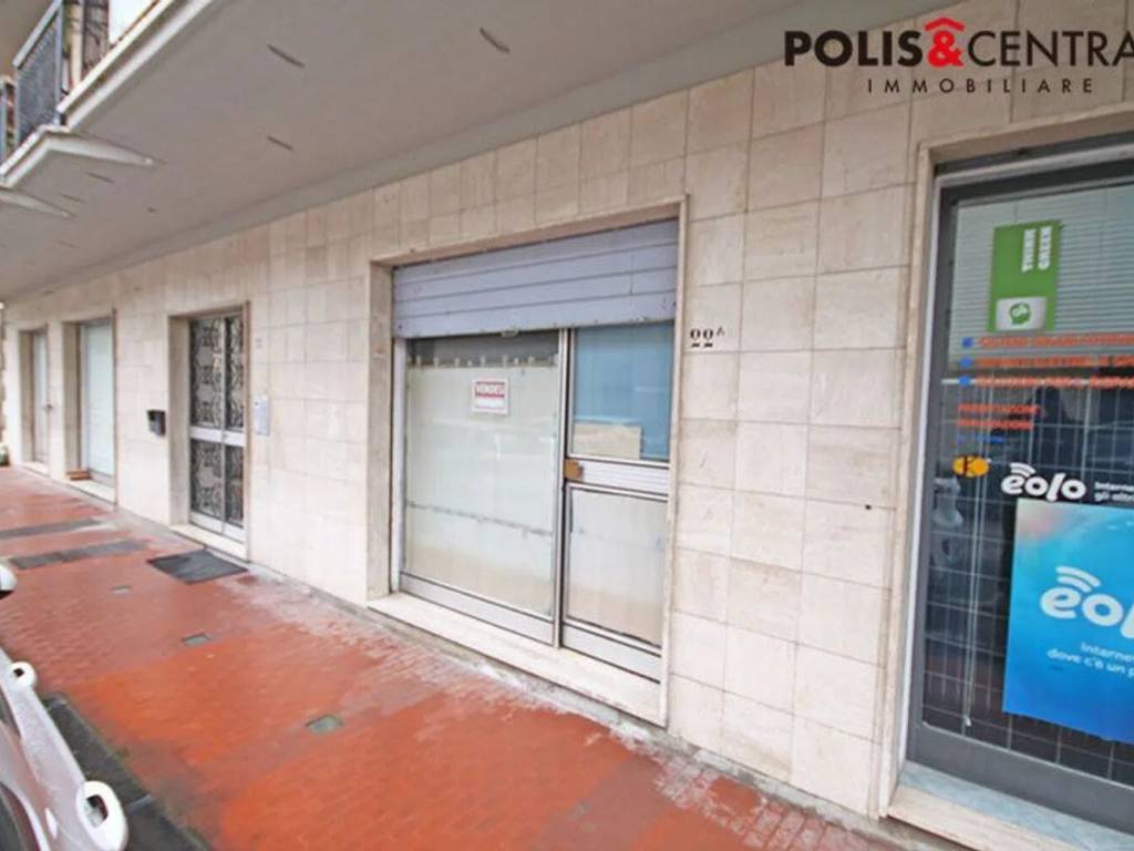 negozio in vendita ad Ascoli Piceno in zona Porta Maggiore