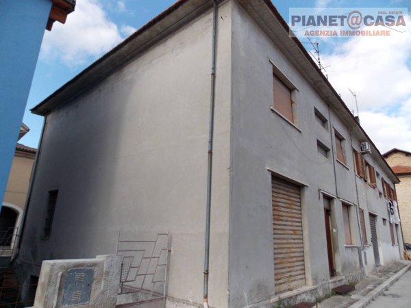 casa indipendente in vendita ad Ascoli Piceno in zona Castel di Lama Stazione