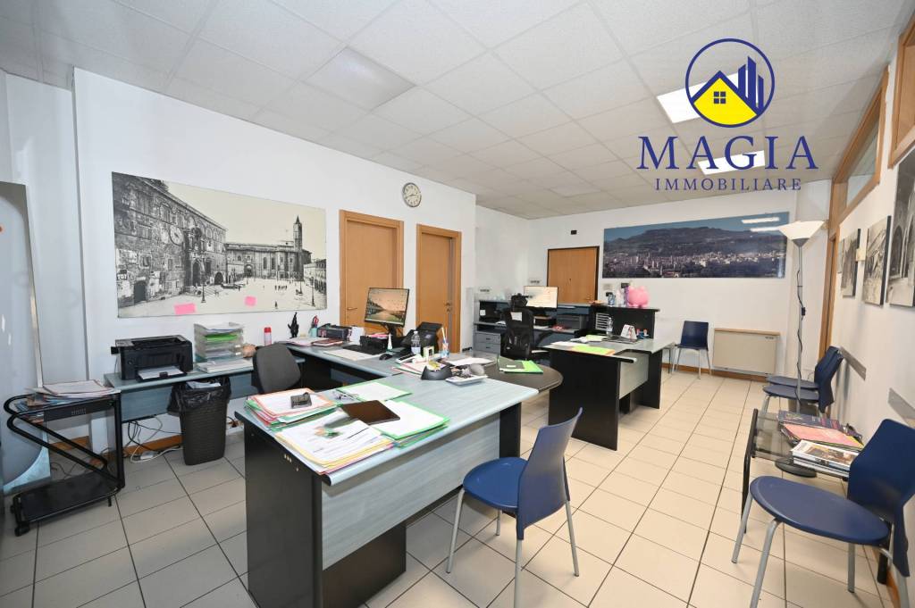 ufficio in vendita ad Ascoli Piceno in zona Centro Storico