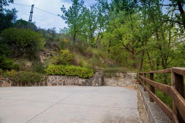 casa indipendente in vendita ad Ascoli Piceno in zona Mozzano