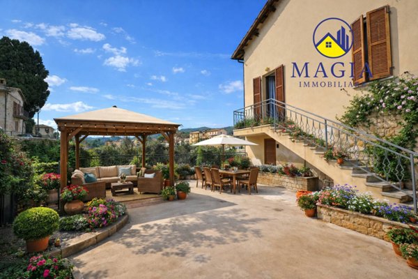 casa indipendente in vendita ad Ascoli Piceno in zona Centro Storico