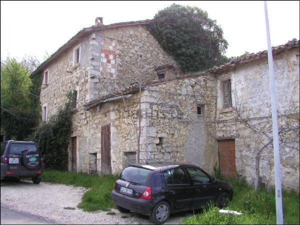 casa indipendente in vendita ad Ascoli Piceno in zona Lisciano