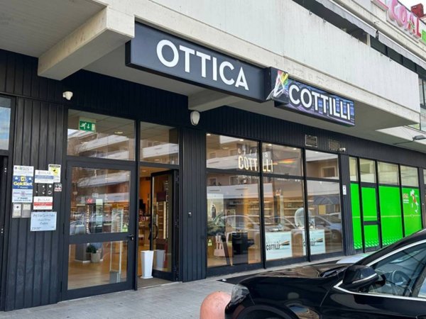 negozio in vendita ad Ascoli Piceno