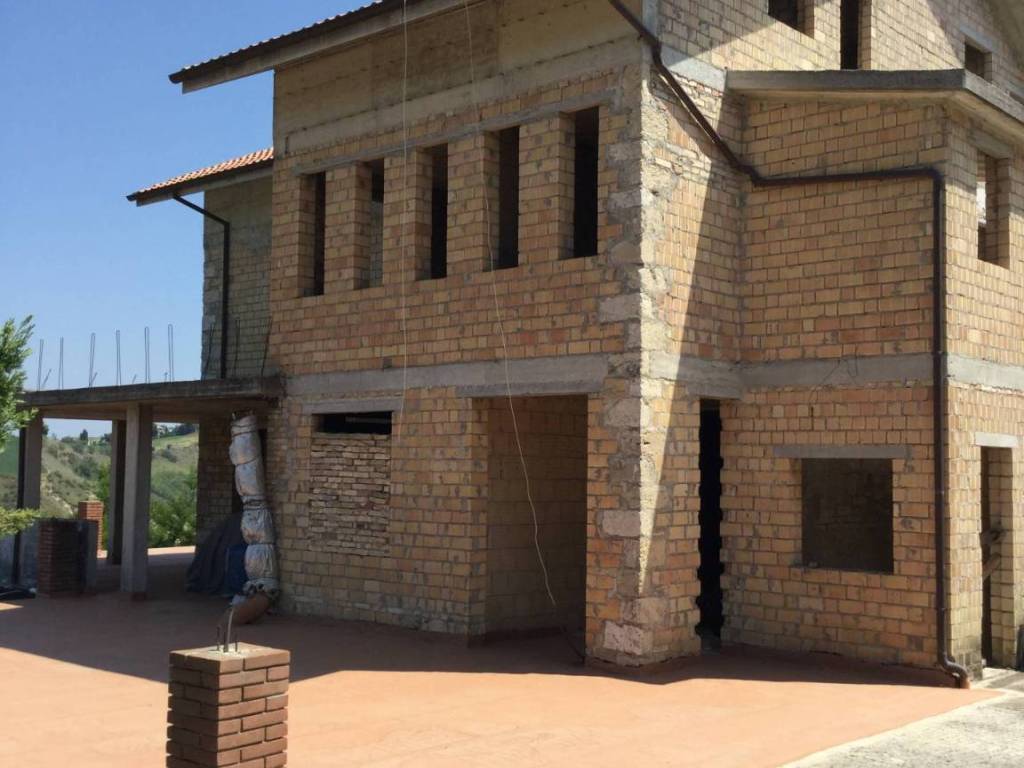 casa indipendente in vendita ad Ascoli Piceno in zona Monticelli