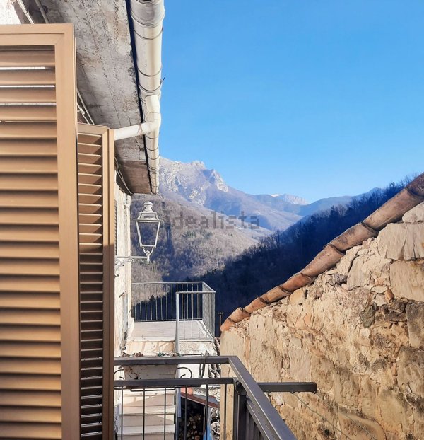 pentavano in vendita ad Ascoli Piceno in zona Croce di Tolignano