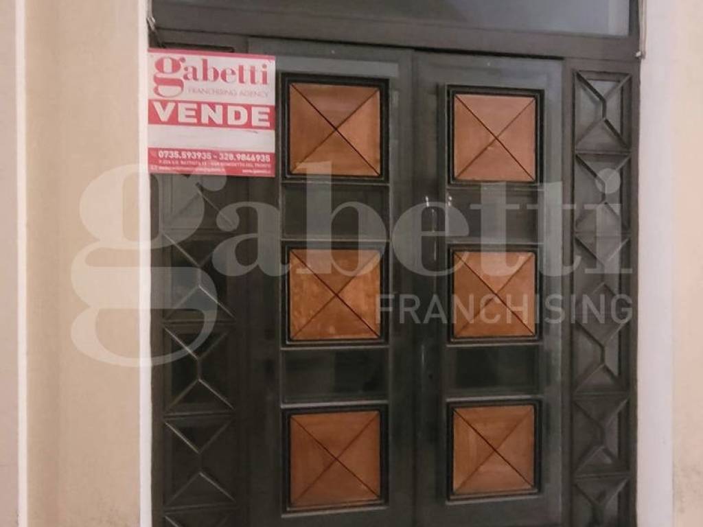 intera palazzina in vendita ad Ascoli Piceno in zona Centro Storico