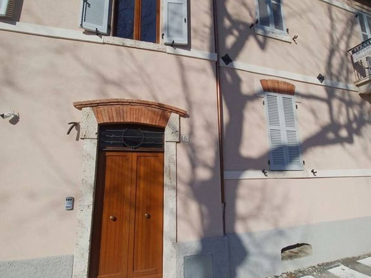 casa indipendente in vendita ad Ascoli Piceno in zona Centro Storico
