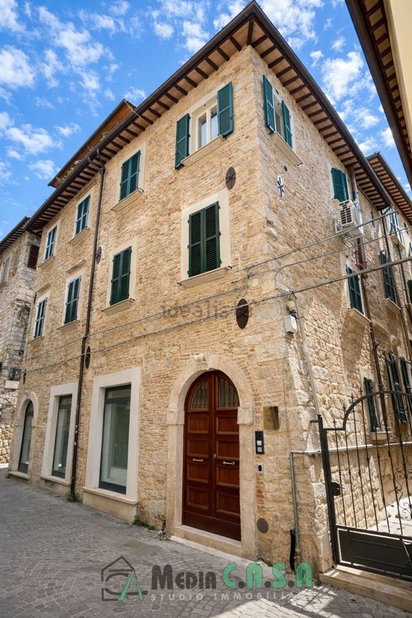 appartamento in vendita ad Ascoli Piceno in zona Centro Storico