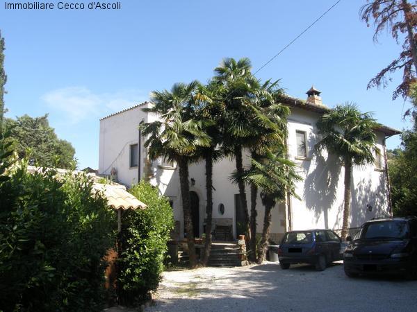 casa indipendente in vendita ad Ascoli Piceno in zona Monticelli