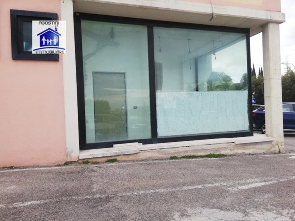 ufficio in vendita ad Ascoli Piceno in zona Marino del Tronto