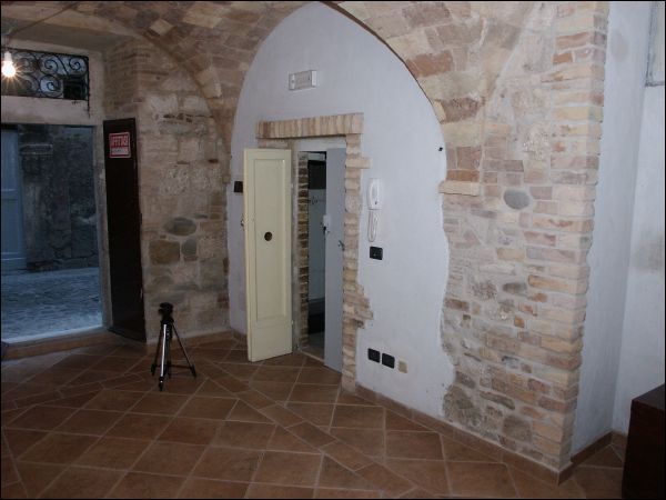 locale di sgombero in vendita ad Ascoli Piceno in zona Centro Storico