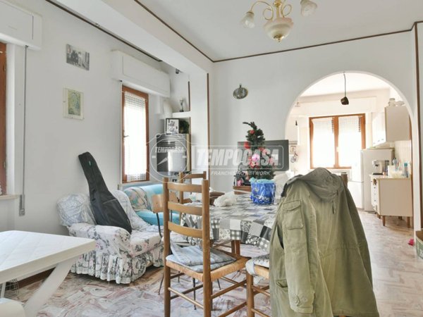 casa indipendente in vendita ad Ascoli Piceno in zona Mozzano